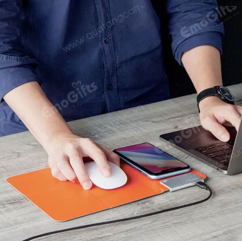 Miếng lót chuột kiêm sạc không dây 